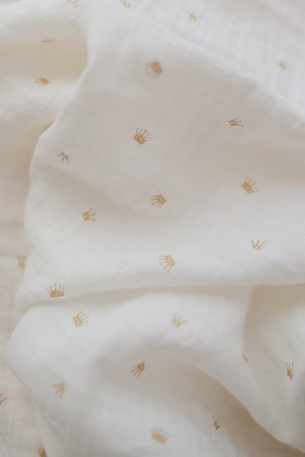 MUSHIE didelis vystyklas/užklotas. Karūnos.