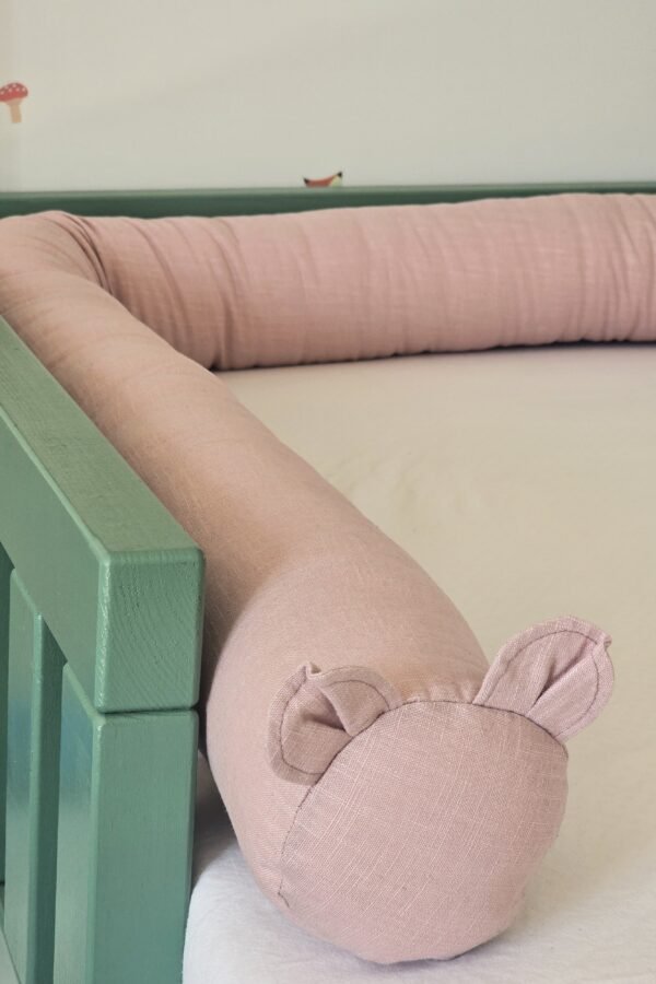 LININĖ apsaugėlė kūdikių/vaikų lovoms. Švelniai rausva.